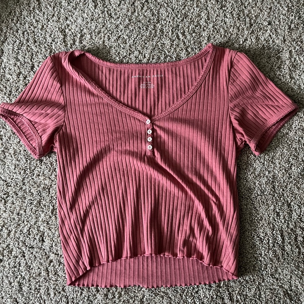 pink american eagle shirt